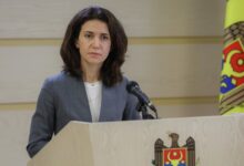 Photo of Олеся Стамате вышла из парламентской фракции PAS, но осталась депутатом