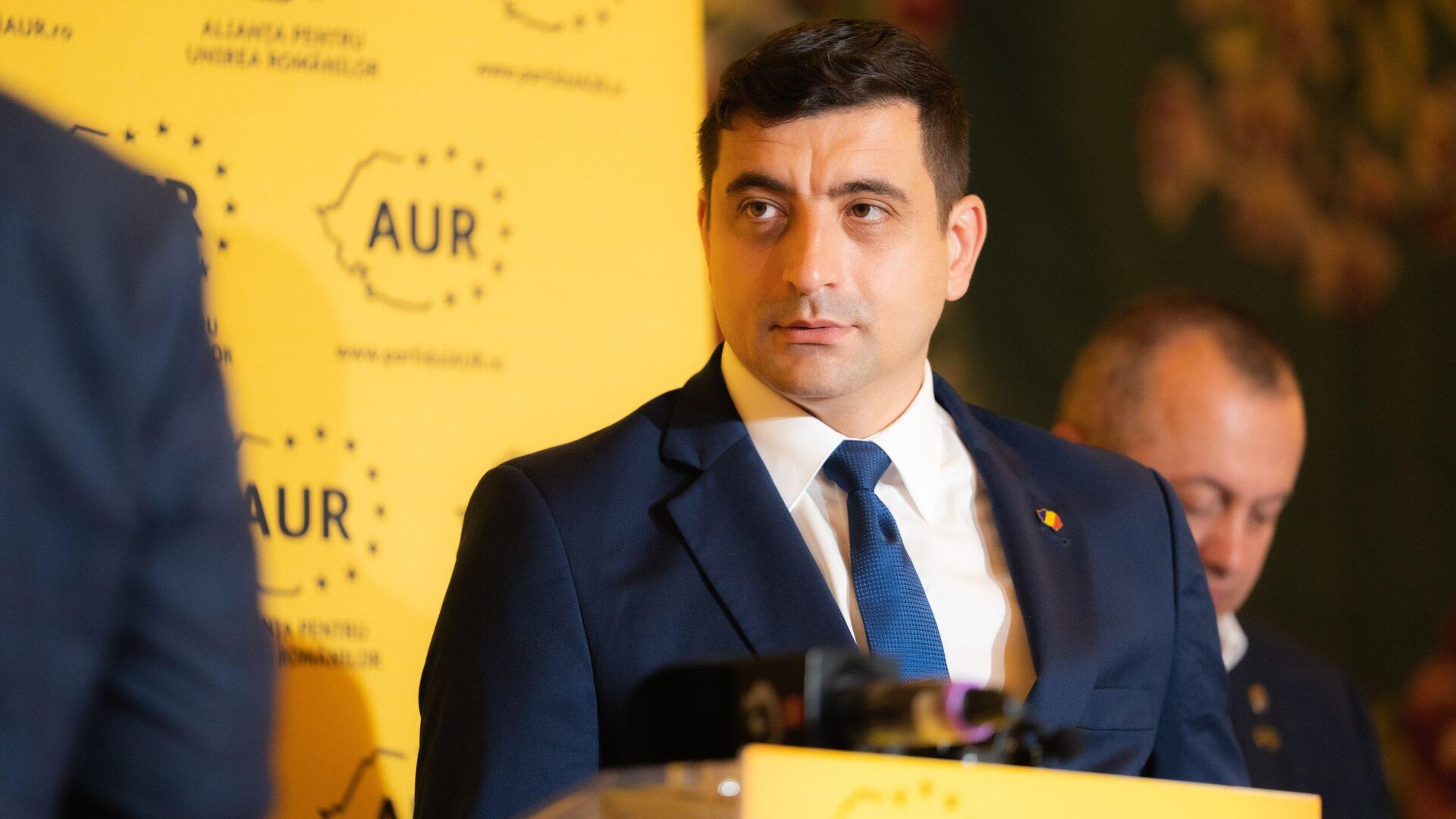 Photo of Controversă în România: a fost primit Simion de papă?