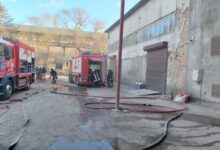 Photo of Фото: пожарные предотвратили взрыв на складе в Кишиневе